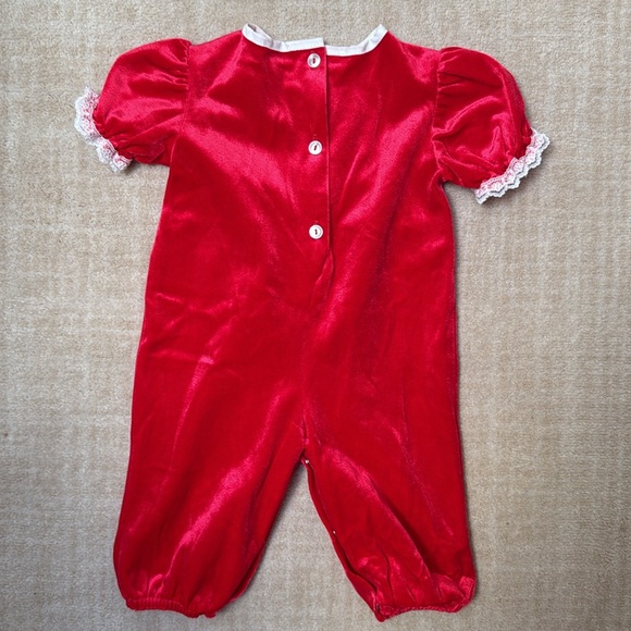 Vintage red velour romper with lace trim | 6-9 months - Picture 6 of 6